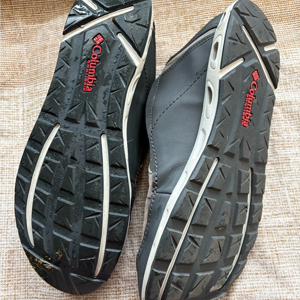 Columbia Men's Tan and Black Slip-On Loafers - Picture 4 of 5